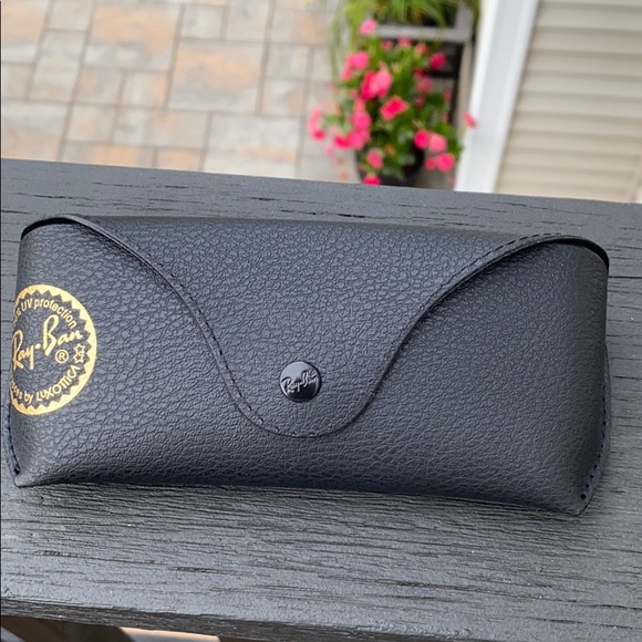 Ray-Ban Accessories - NEW🖤 Ray-Ban Black Leather Sunglass Case